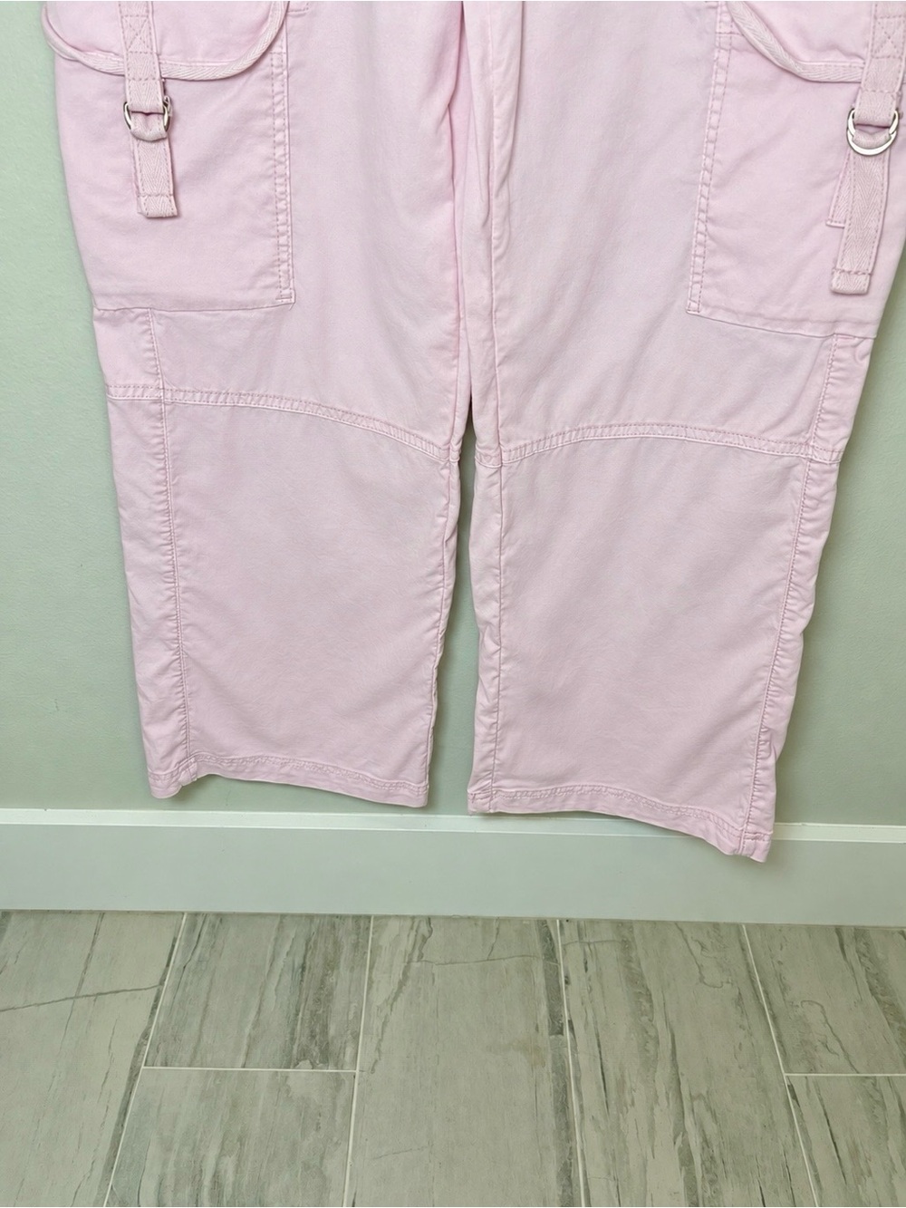 American Eagle Pink Wide Leg Stretch Cargo Pants Y2K Size 2 Short - Picture 4 of 8